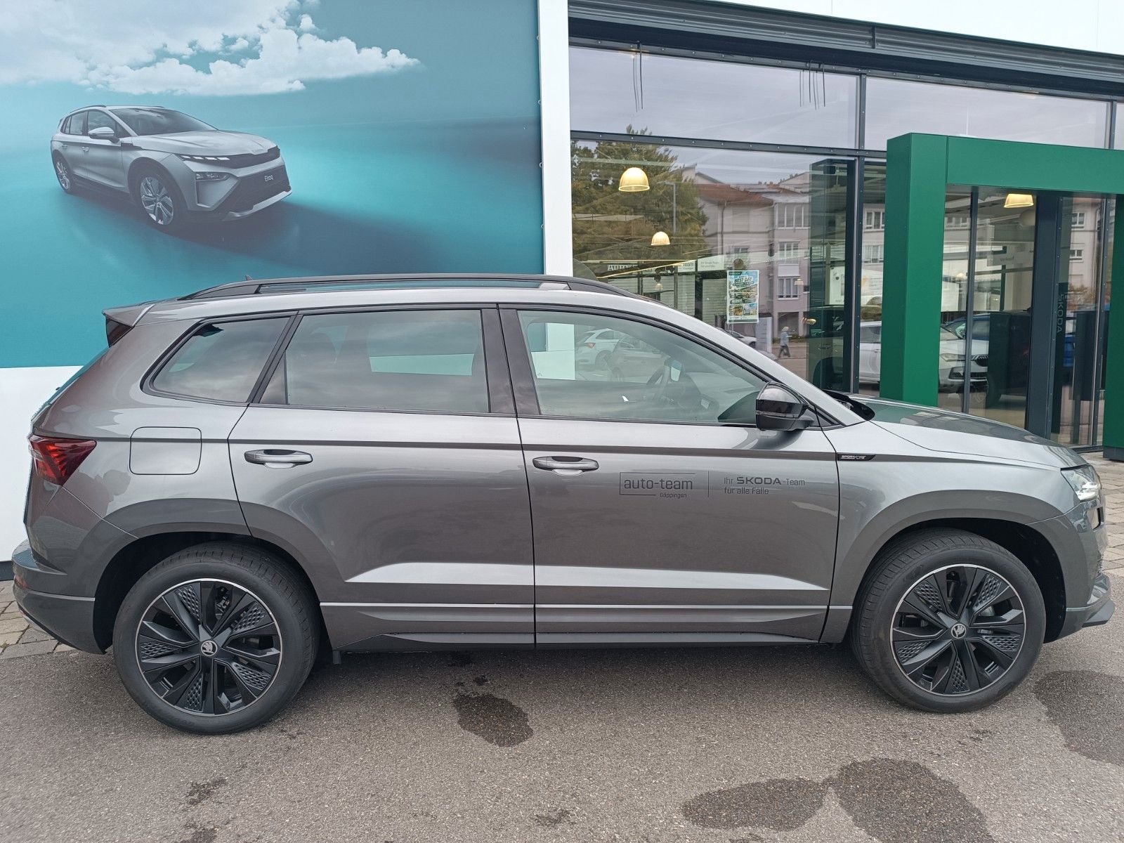 Fahrzeugabbildung SKODA Karoq Sportline 2.0 TDI, DSG, ACC, AHK, SH, PDC