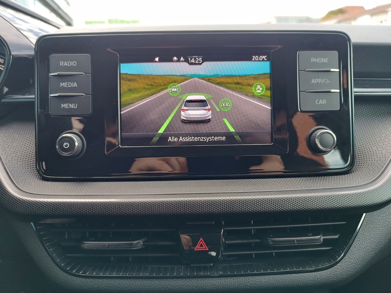 Fahrzeugabbildung SKODA Fabia Active 1,0l MPI 59kW schaltg. FSE, CARPLAY