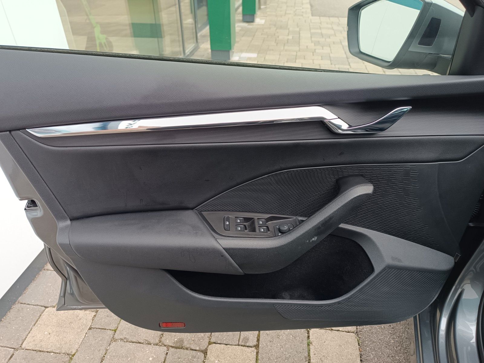 Fahrzeugabbildung SKODA Octavia Combi Selection Plus 1.5 TSI DSG 110kW