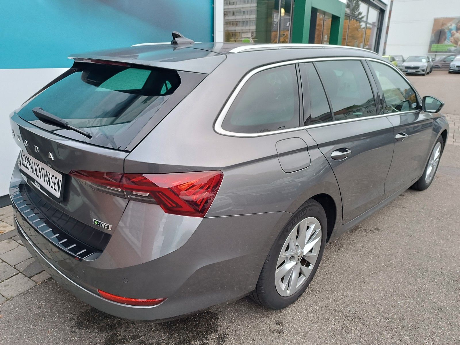 Fahrzeugabbildung SKODA Octavia Combi Selection Plus 1.5 TSI DSG 110kW
