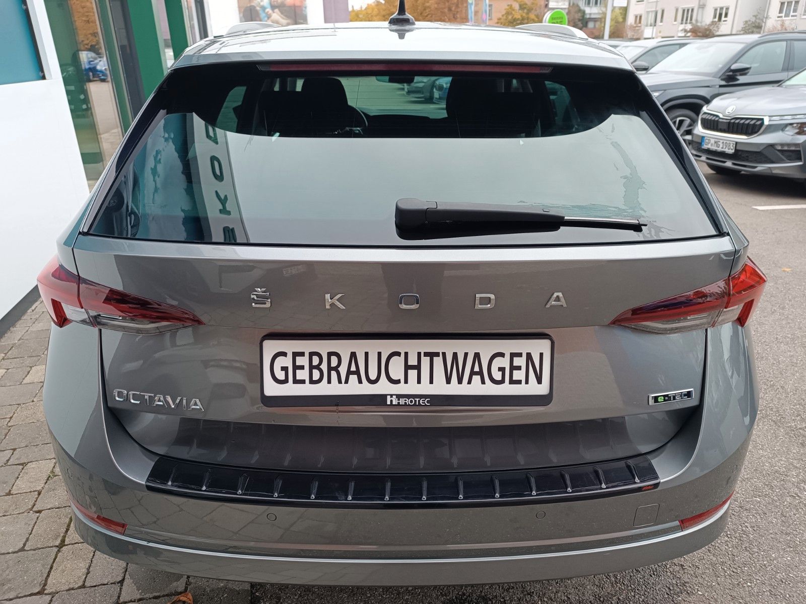 Fahrzeugabbildung SKODA Octavia Combi Selection Plus 1.5 TSI DSG 110kW